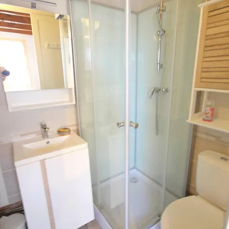 Villa Maison De Vacances Climatisee Pour 4 Pers, Piscine Commune, Proche Mer, Tout Confort - 400m De La Plage De Lrsune4 *